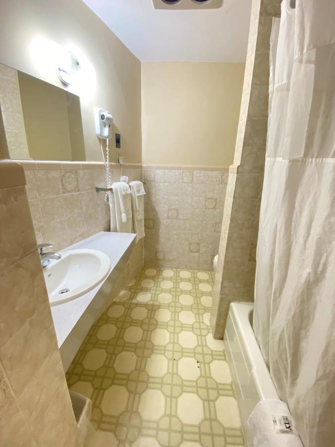 Hotel Bedford 戈德里奇 外观 照片